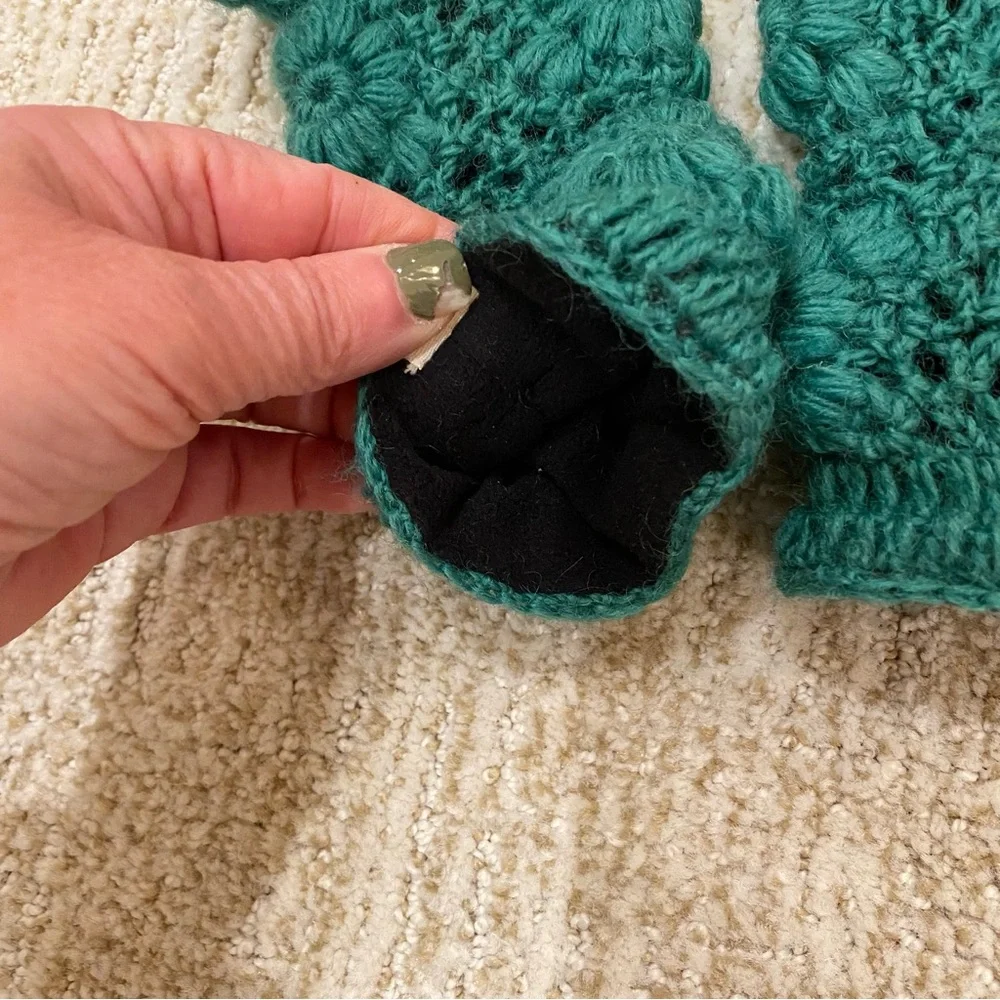 Nirvanna for Anthropologie Green Crochet Handwarmer Gloves black fleece lining